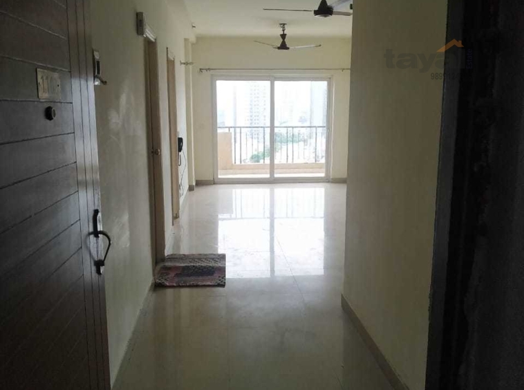 3bhk apartment for rent entrance lobby