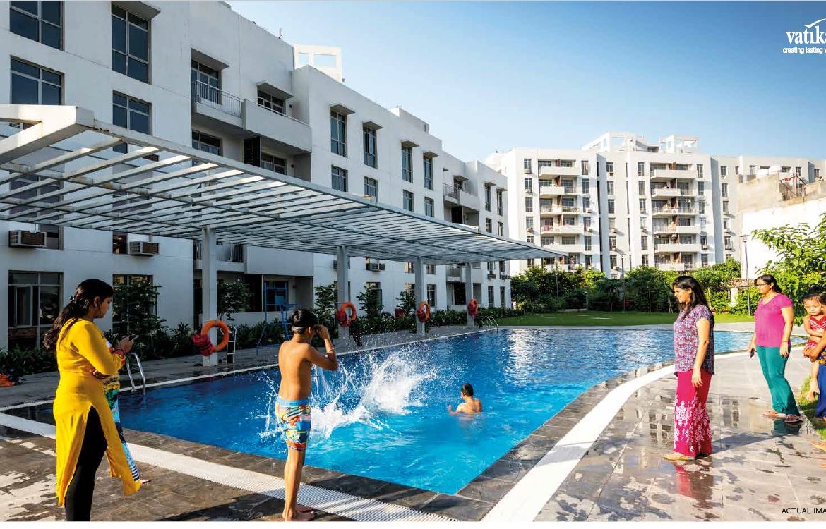 Vatika Lifestyle swimming pool