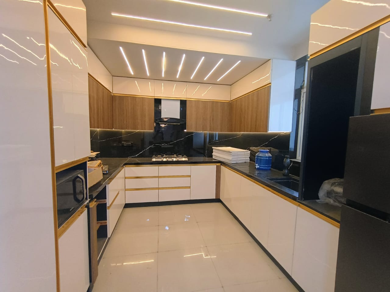 Pareena coban Sector 99A Dwarka Expressway modular kitchen