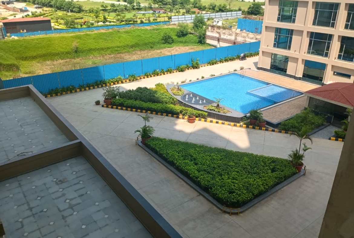 Pareena coban Sector 99A Dwarka Expressway club with swimming pool