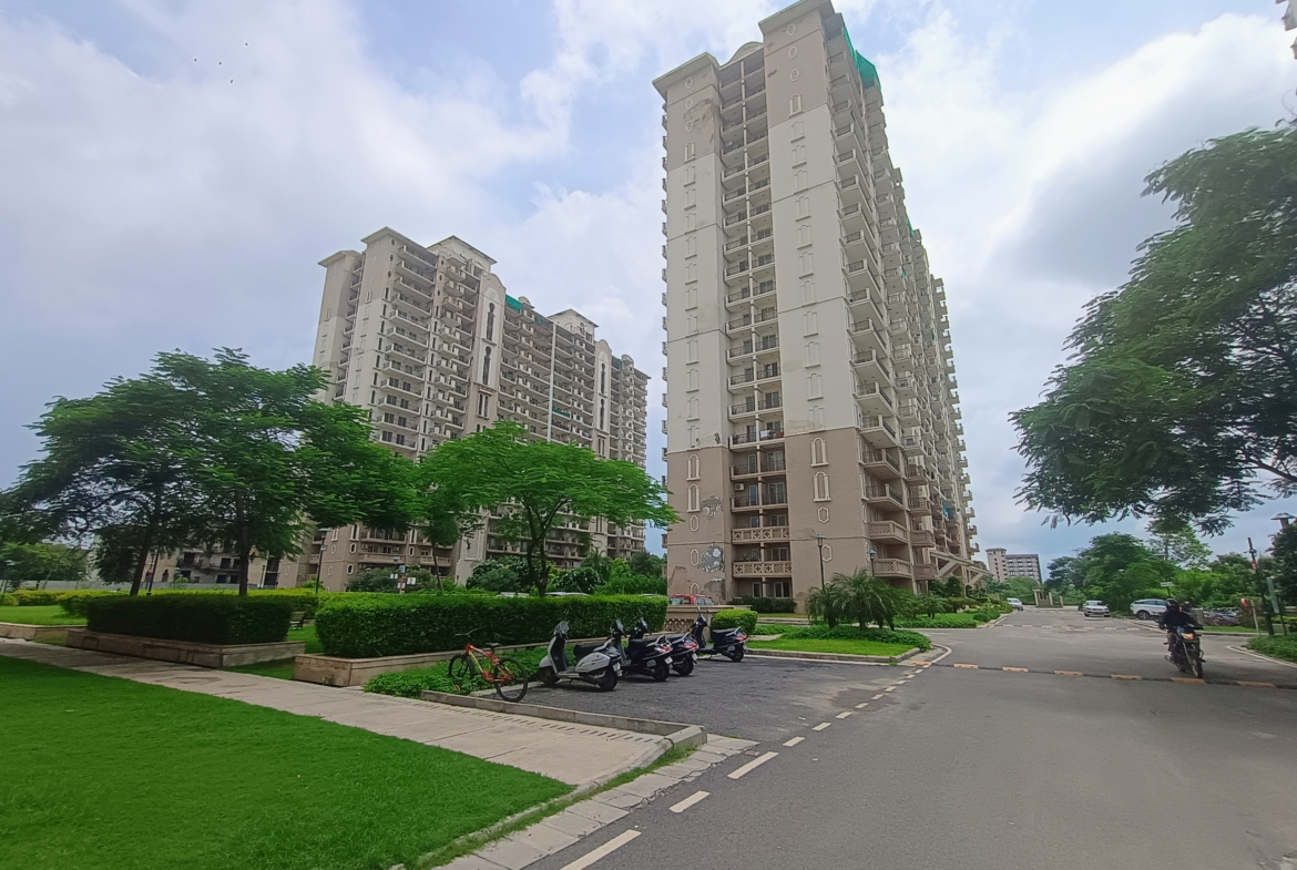 DLF Express Green tower Facade