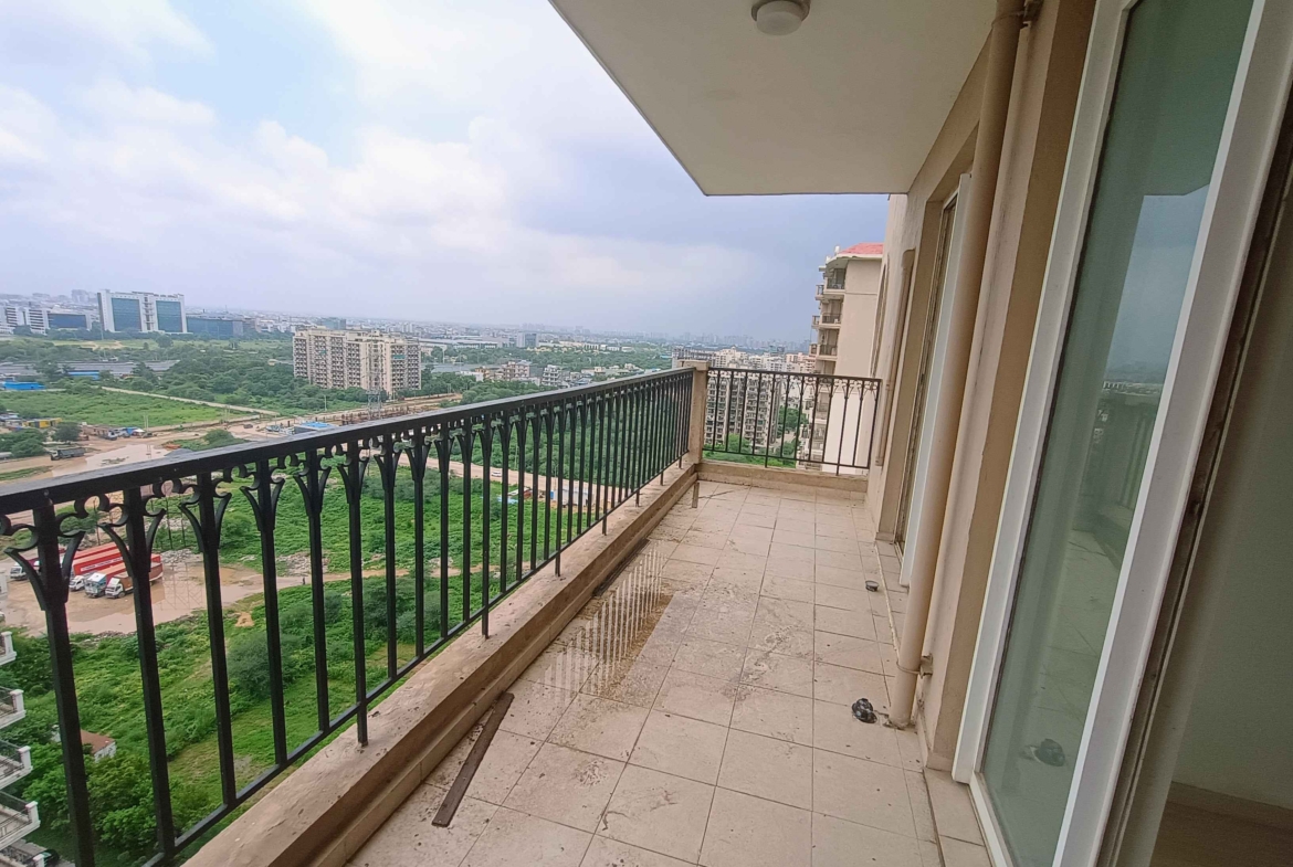 DLF Express Greens balcony