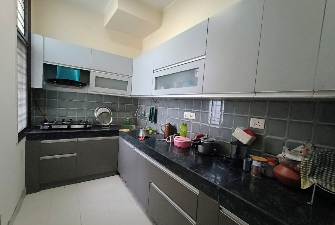 SAS Arcadia for sale kitchen